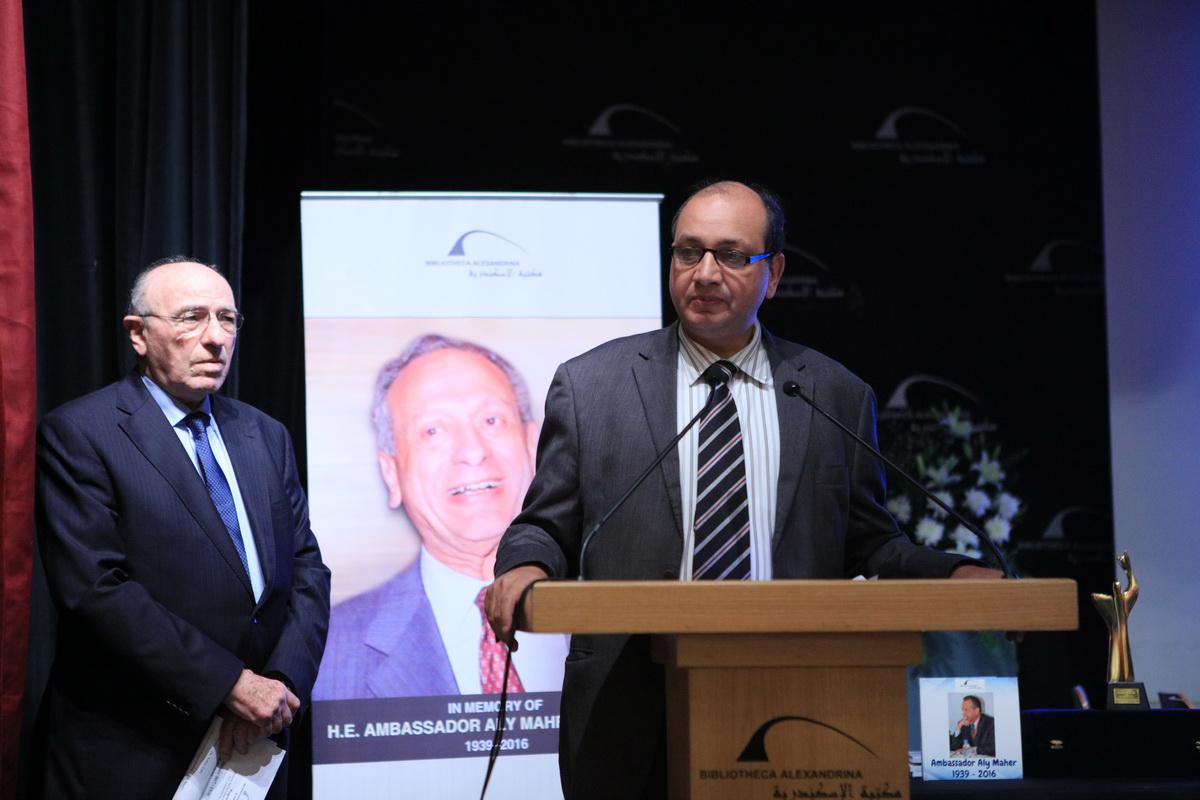  خالد عزب