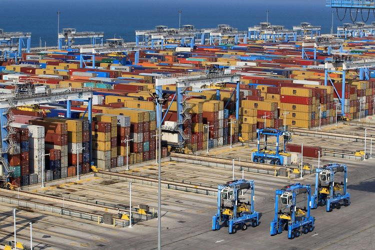 قطاع الموانئ يمثل 30 بالمئة من الإيرادات السنوية لمجموعة موانئ أبوظبي 