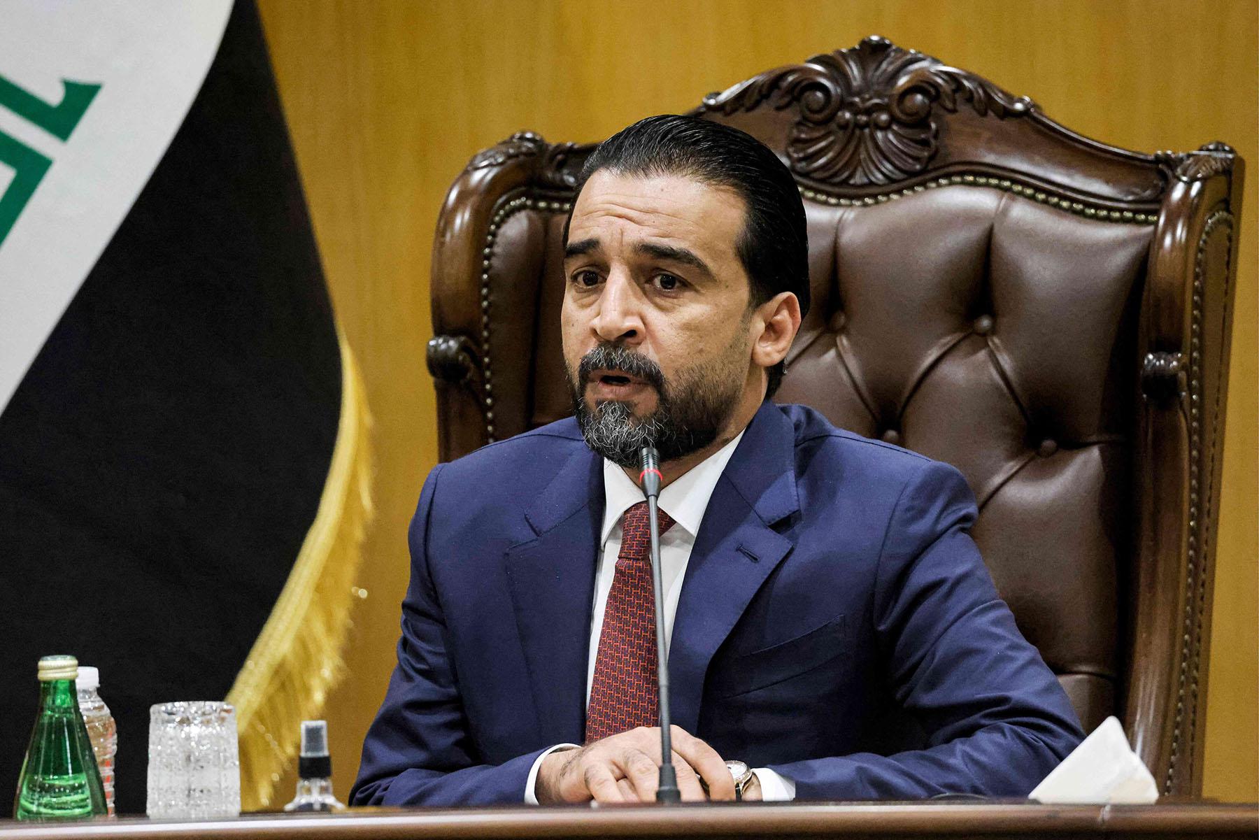 الحلبوسي يبدو مثل رجل وحيد ليس له من يناصره أو يقف بوجه خصومه