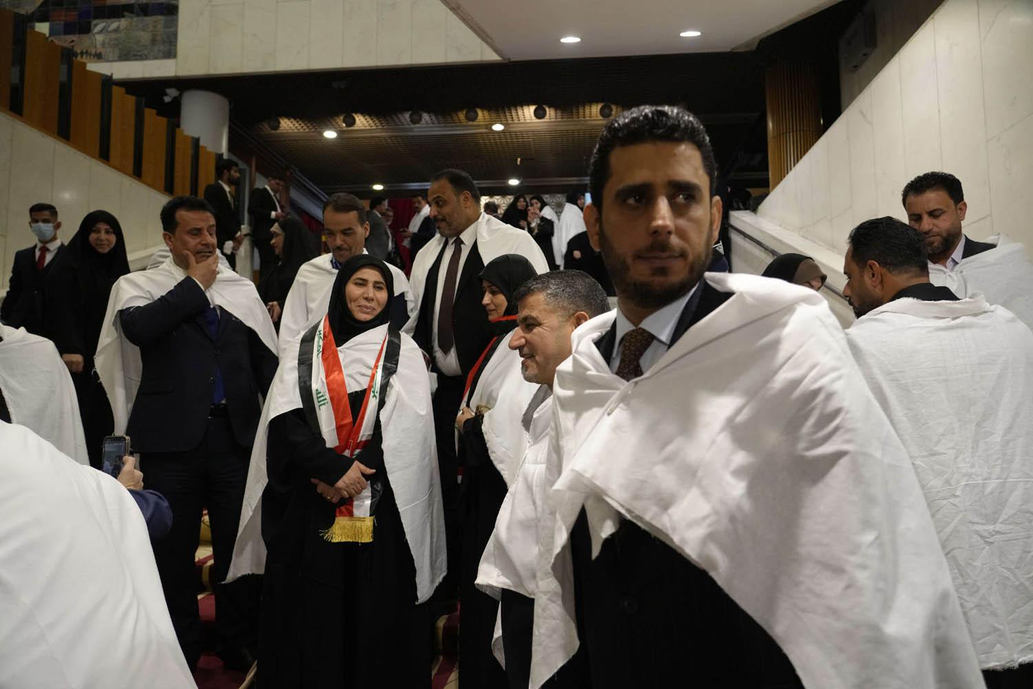 نواب من الكتلة الصدرية في البرلمان العراقي
