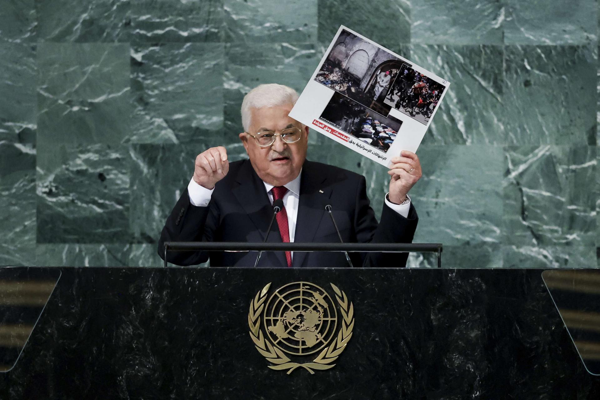 عباس يقول إن ثقة الفلسطينيين بتحقيق السلام آخذة بالتراجع