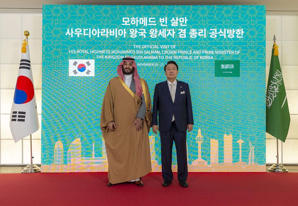 ولي العهد السعودي يسعى لاستفادة بلاده من التكنولوجيا الكورية
