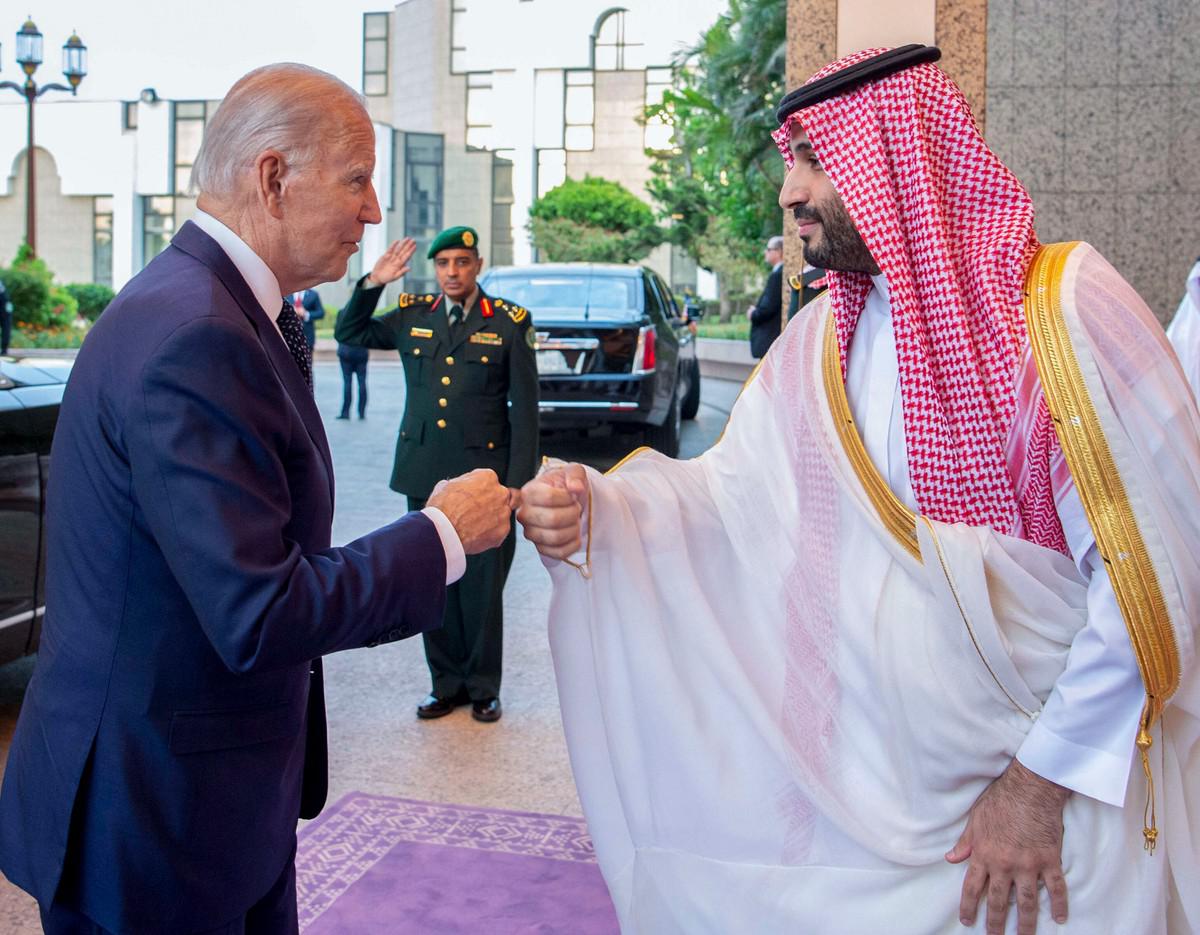 علاقات شهدت تباينات في عدد من الملفات