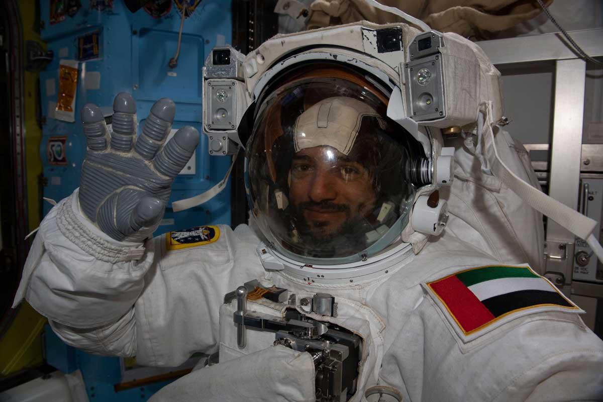 سلطان النيادي