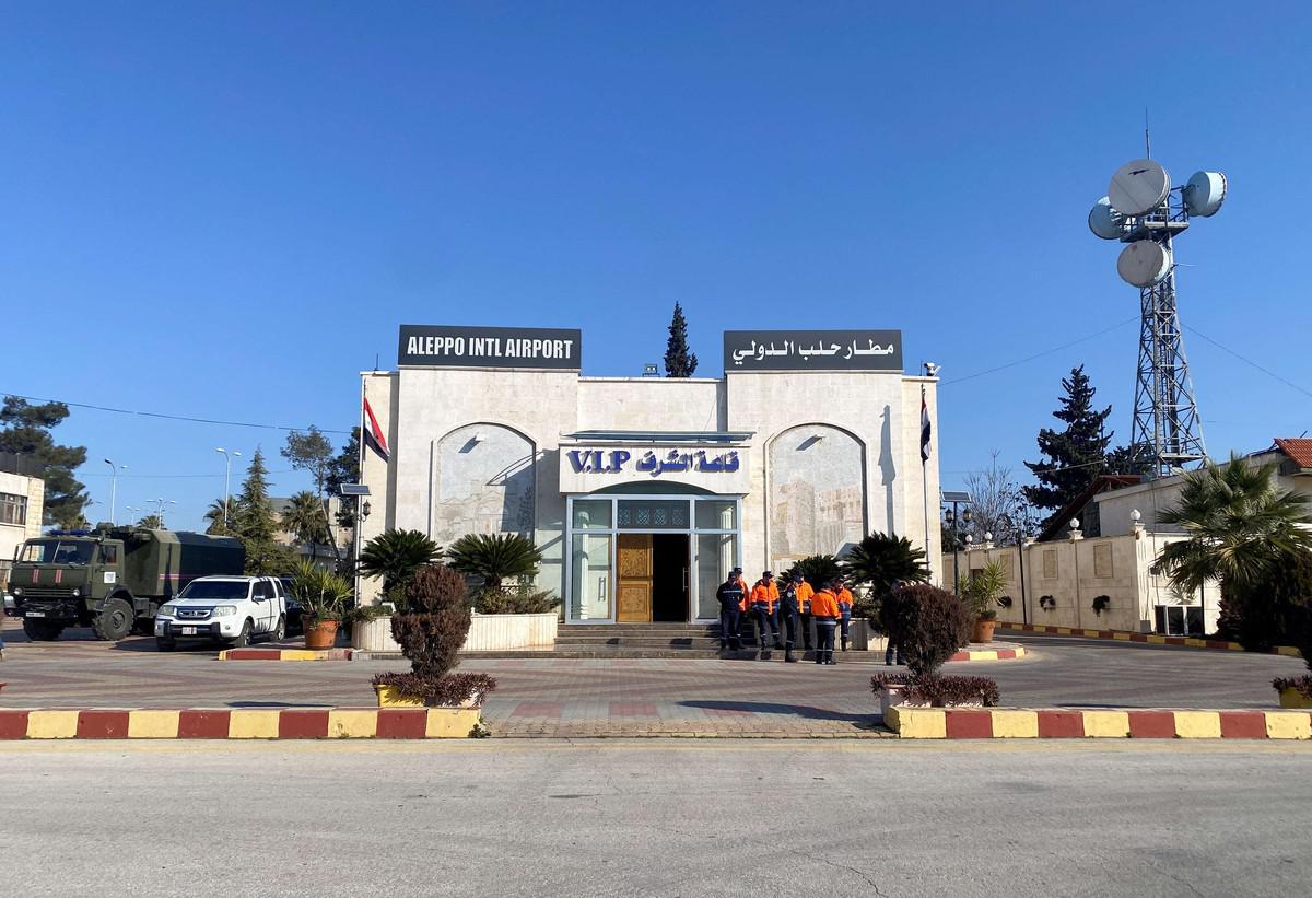 مطار حلب استقبل مساعدات اثناء الزلزال