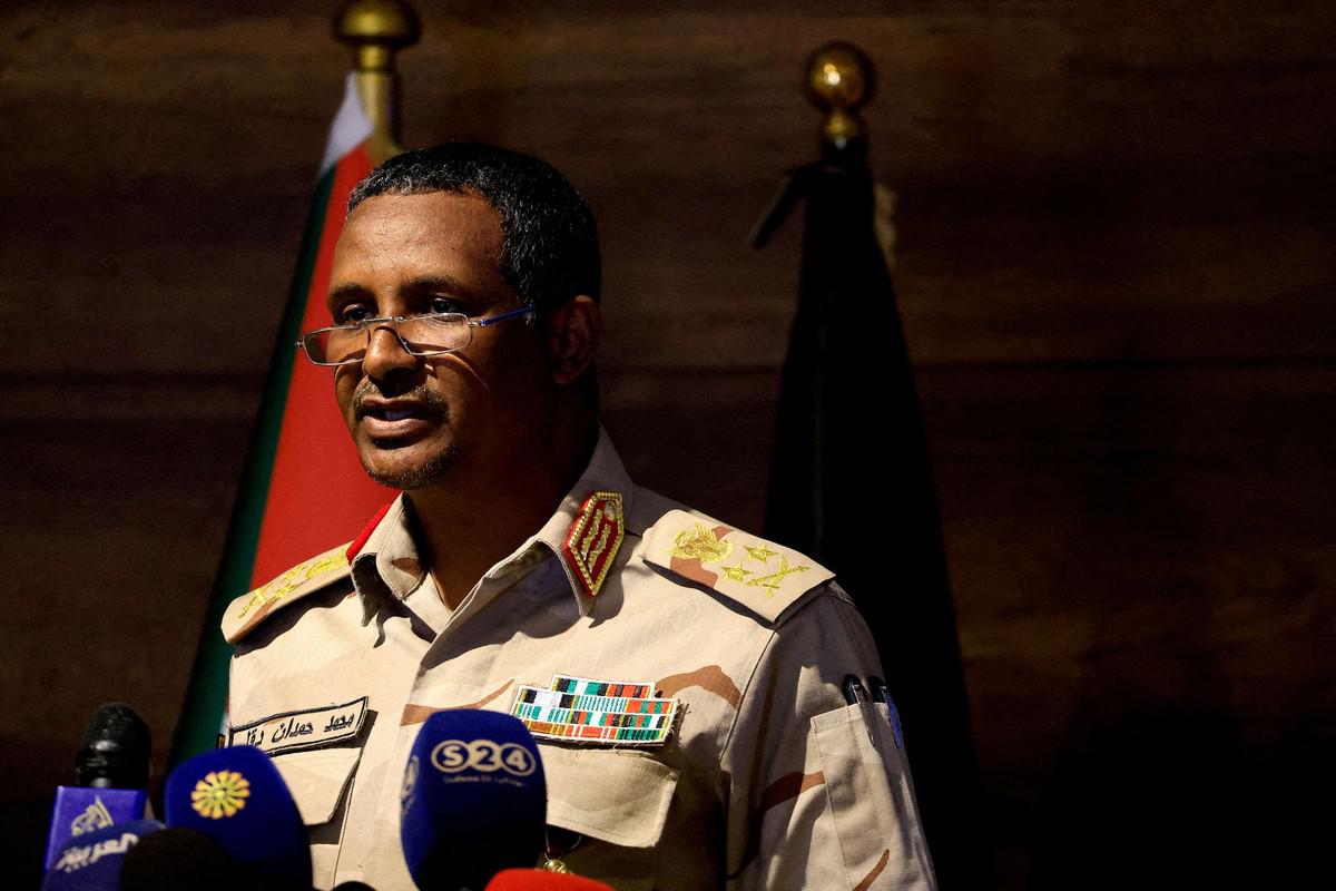 دقلو يامل الخروج من الازمة اكثر وحدة وقوة