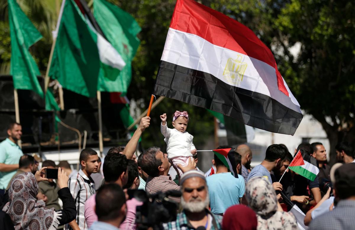 مصر تلعب دورا حيويا لدفع الفصائل الى ترك الانقسام