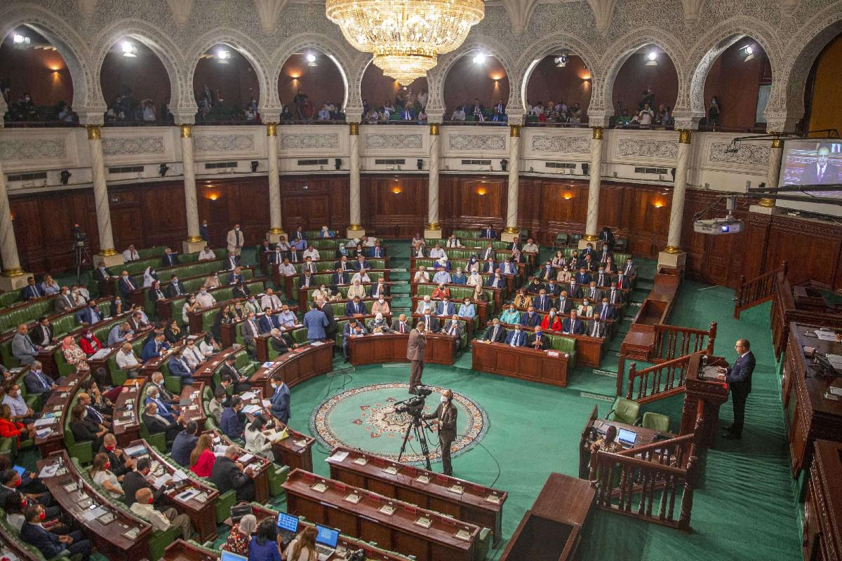 القوى القومية في البرلمان تدعم مقترح تجريم التطبيع