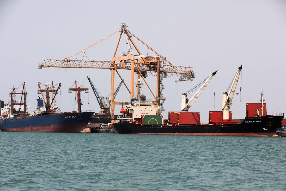 إيرادات ميناء الحديدة في جيوب الحوثيين