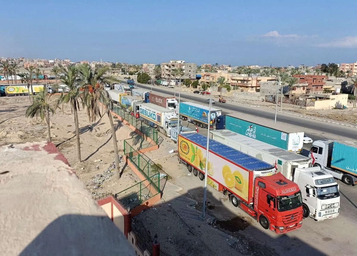 أطنان من المساعدات الإنسانية في الانتظار 