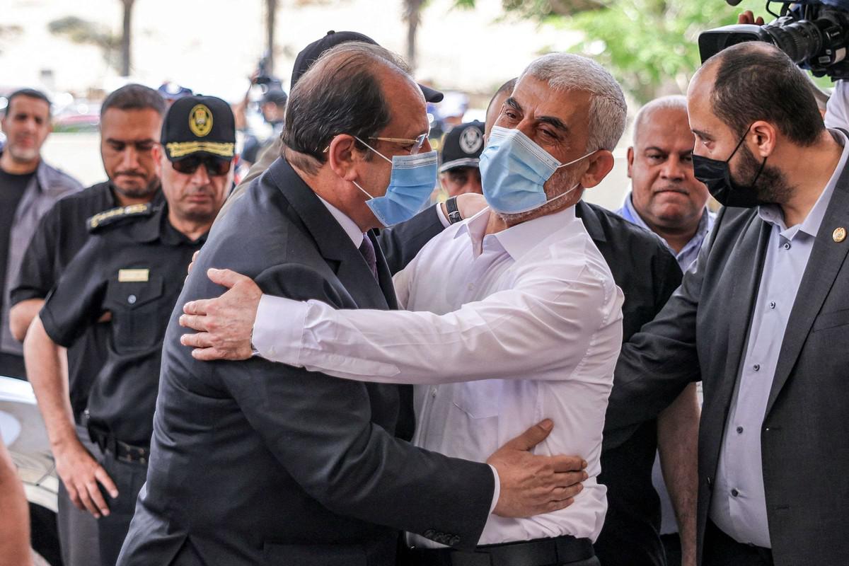 لقاء سابق بين السنوار ومدير المخابرات المصرية