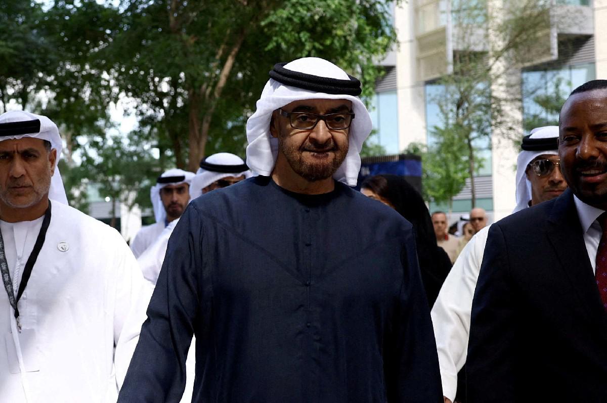 شخصية تحظى بالاحترام وقادرة على دفع جهود السلام