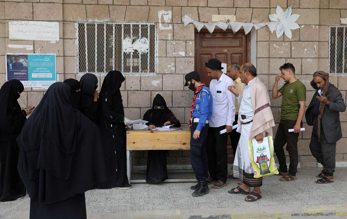 عجز مالي كبير أدى إلى تراجع نسبة الدعم الإغاثي