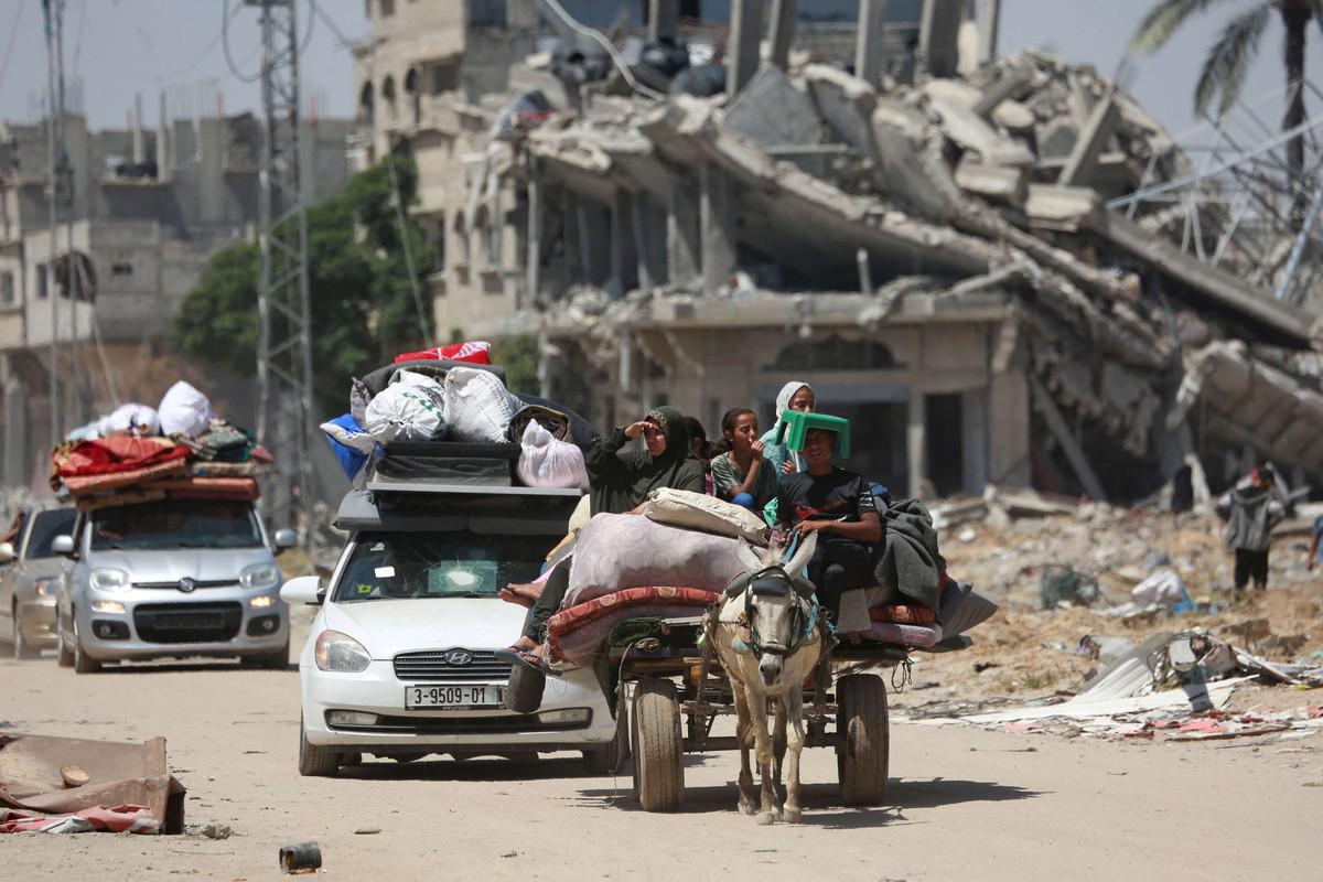 الحيرة والعجز يستبدّان بآلاف الفلسطينيين