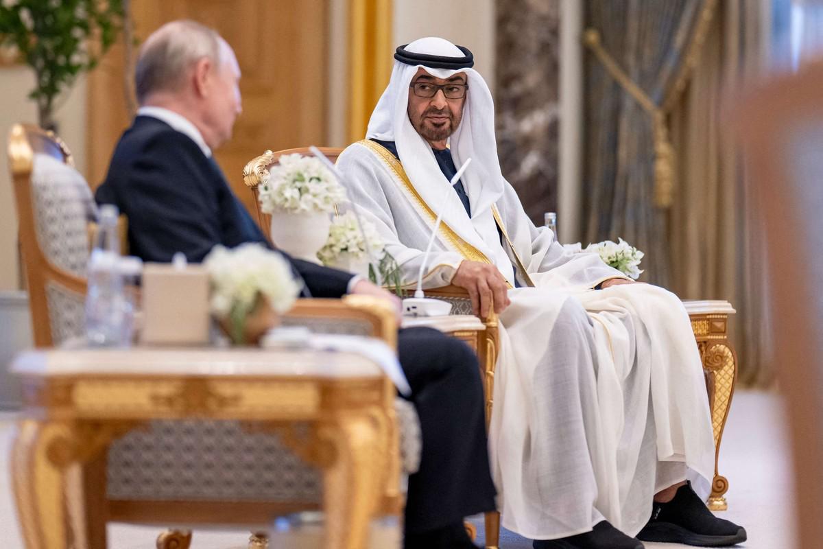 الإمارات أبدت استعدادها لتسوية الأزمة بين روسيا وأوكرانيا من خلال الحوار 