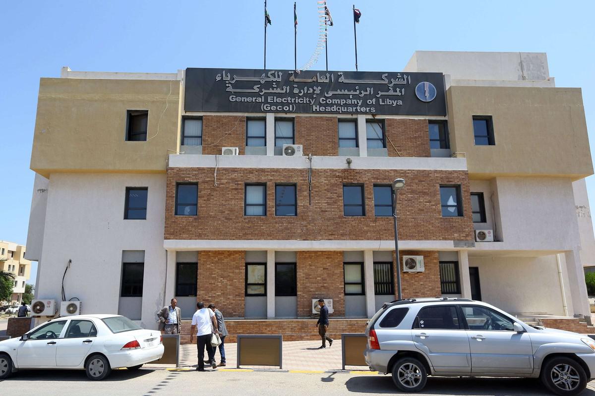الصراعات السياسية تعرقل المرافق العمومية في البلاد