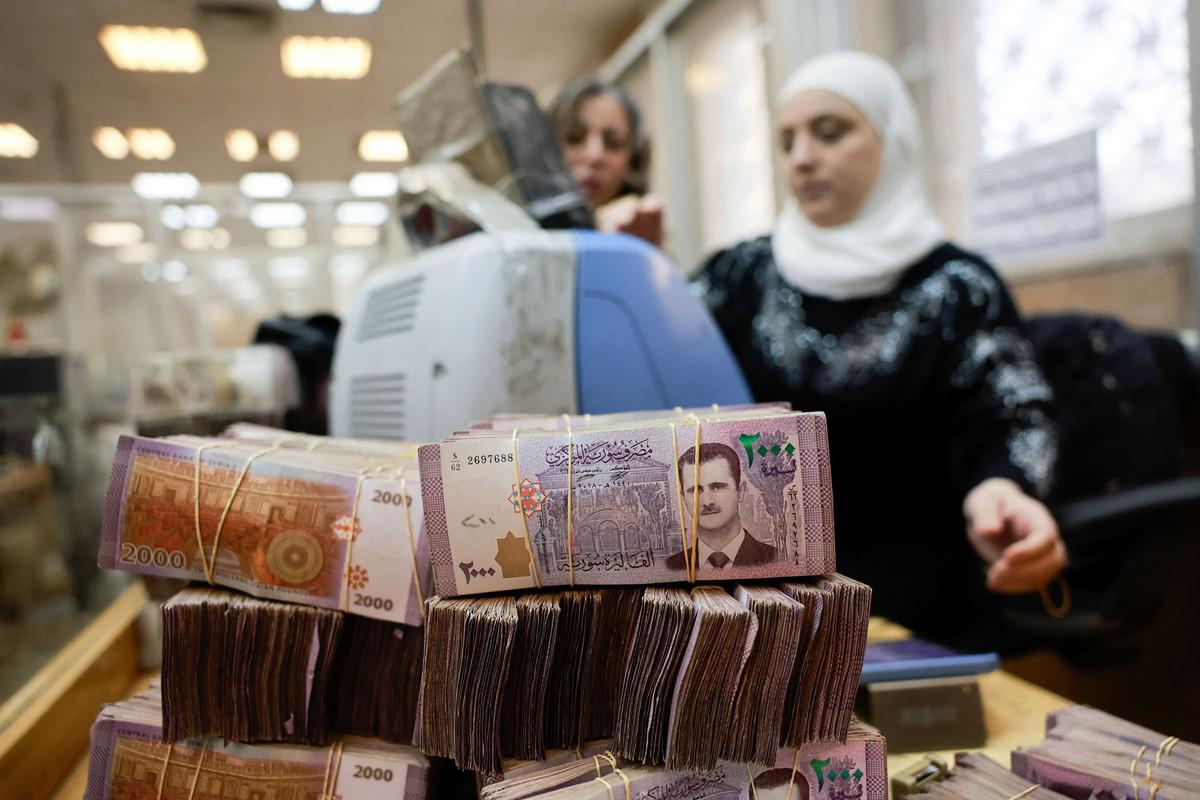 السلطة الجديدة في سوريا تضخ دماء جديدة في المؤسسات السيادية 