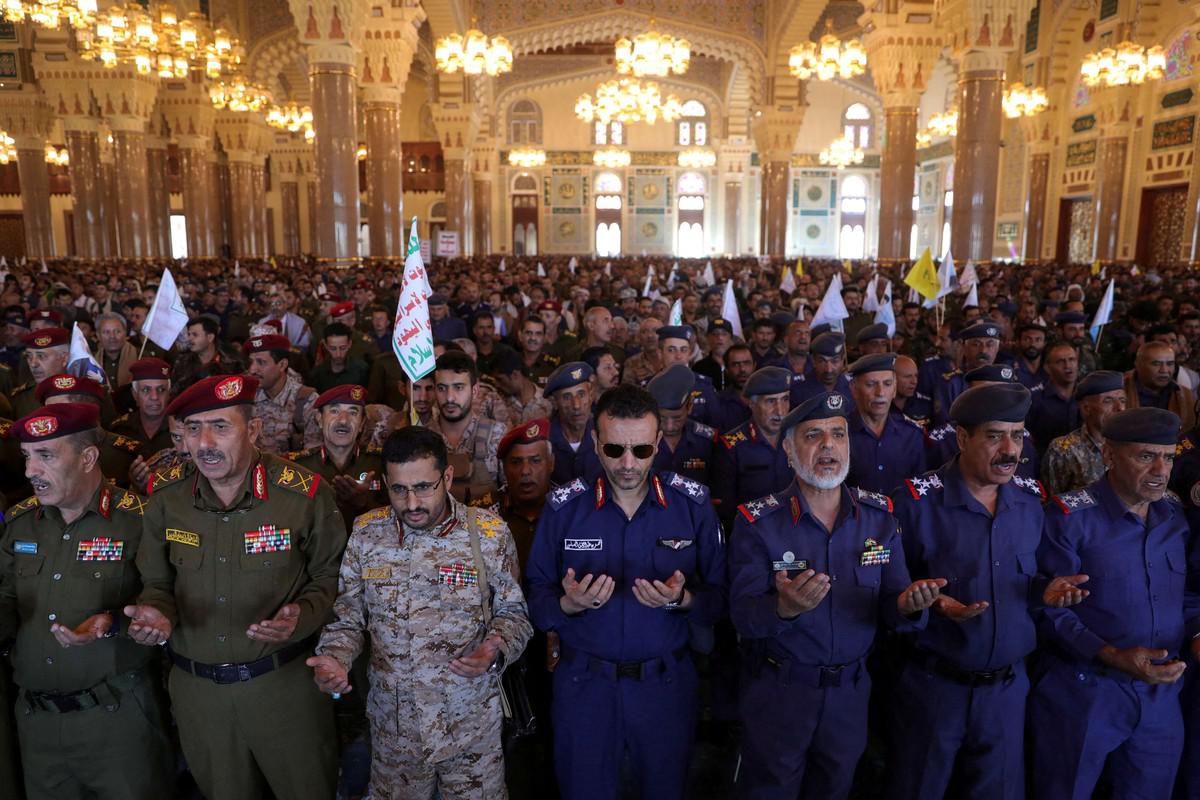 الحوثيوين يعودون لتهديد الملاحة البحرية في البحر الأحمر