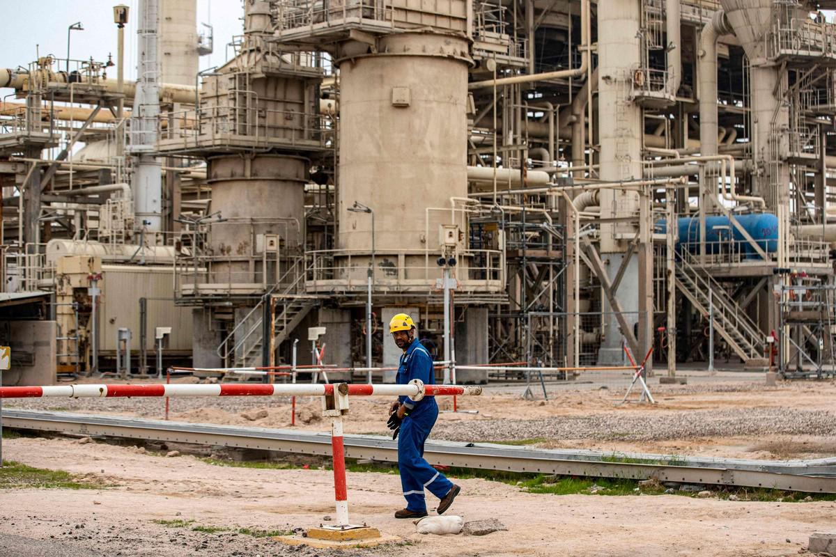 العراق  يتخذ خطوات متأخرة وبطيئة لتقليص إنتاجه