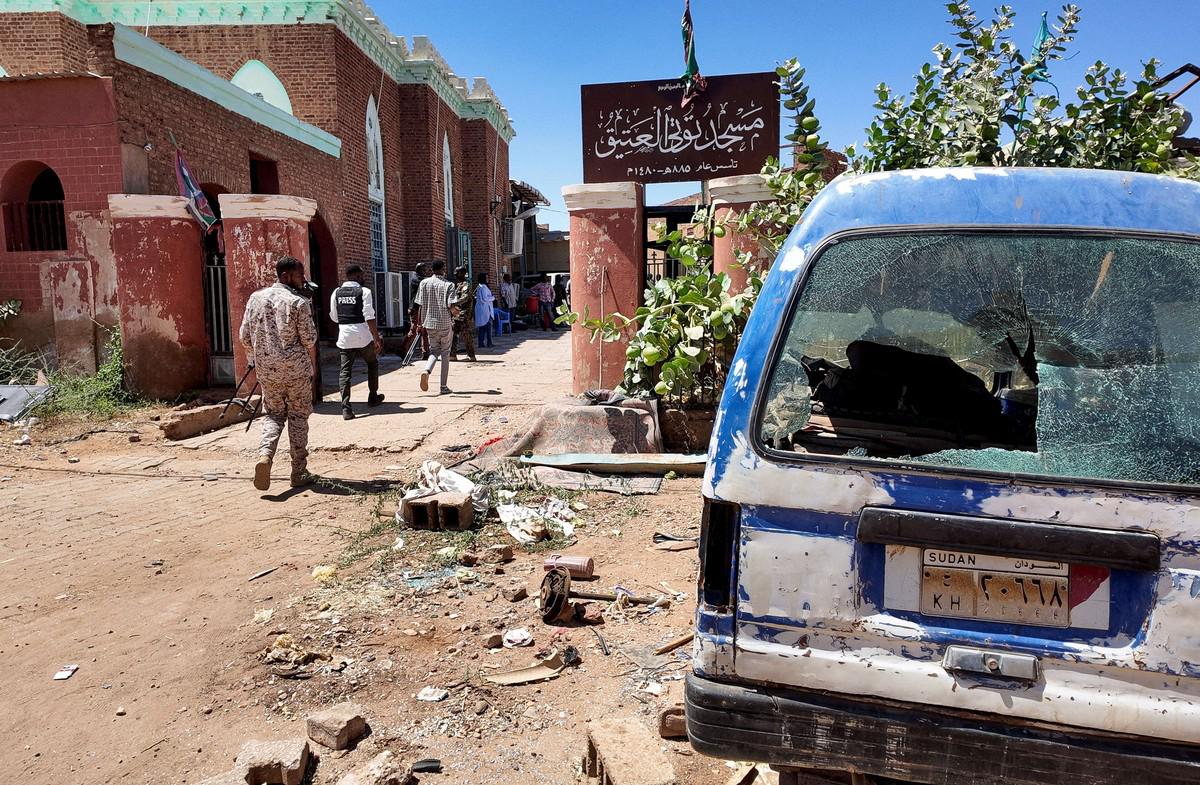 لا منتصر في الحرب التي أعادت السودان سنوات إلى الوراء 