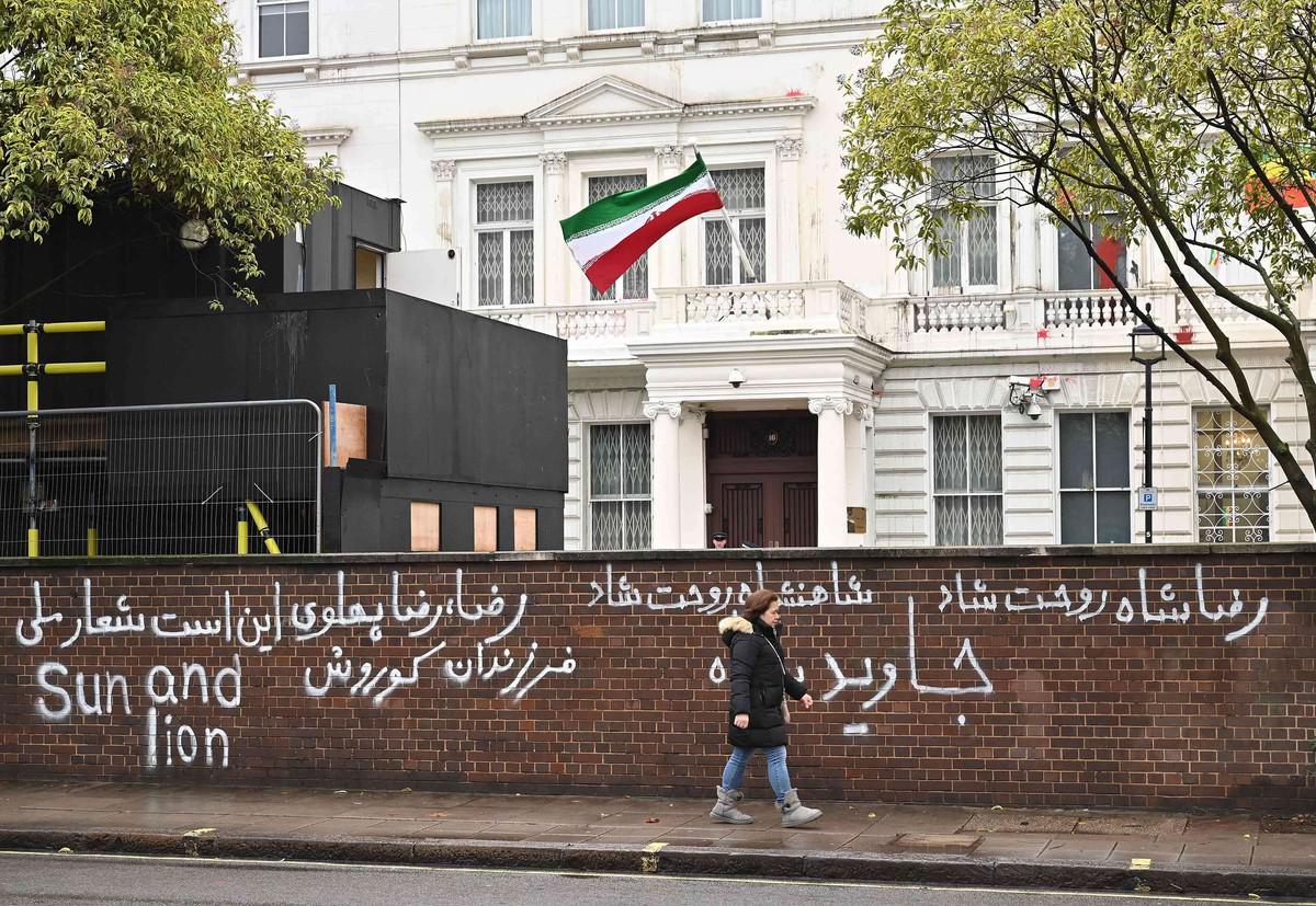 أجهزة الأمن البريطانية تتهم طهران باستخدام وكلاء إجراميين لتنفيذ أعمالها 