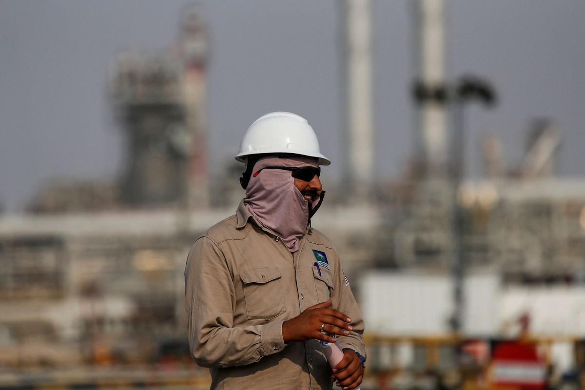 الرياض تلعب دورا بارز في إدارة أسعار النفط 