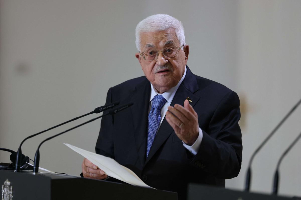 عباس تعهد بالقيام باصلاحات داخل السلطة الفلسطينية