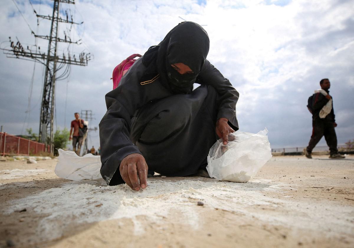 الجوع يدفع الغزيين إلى المغامرة بأرواحهم 