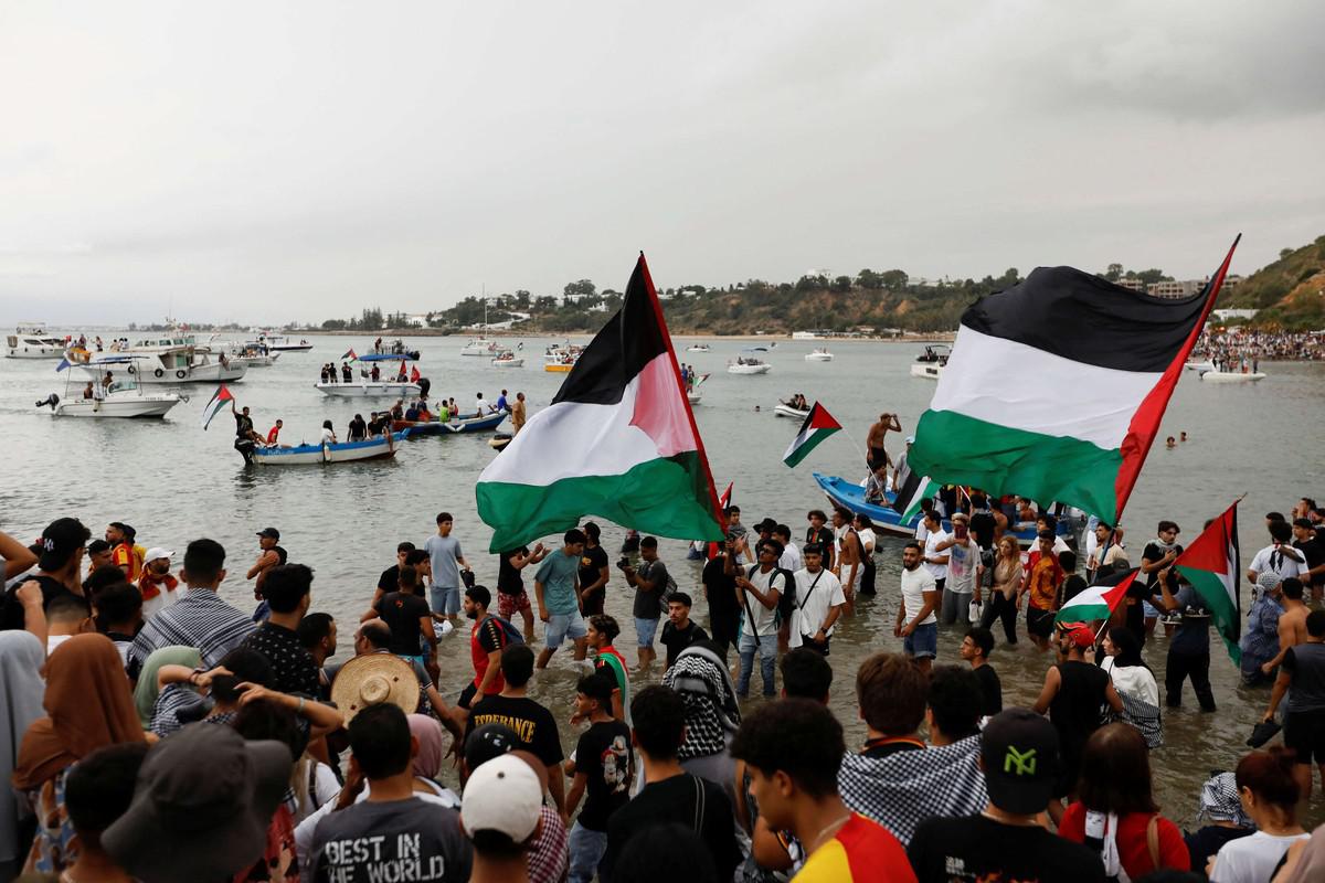 مخاوف من استهدافات أخرى تطال سفن الأسطول