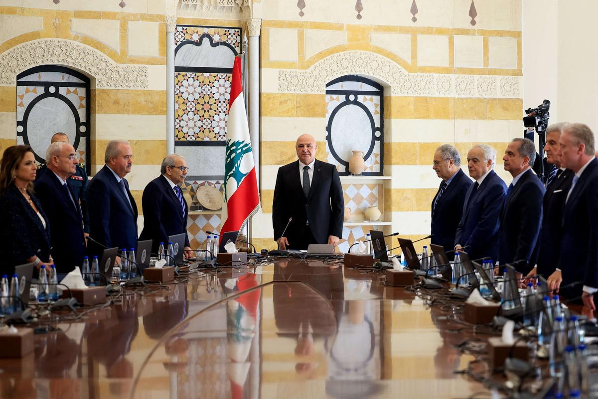الضغوط تحاصر لبنان