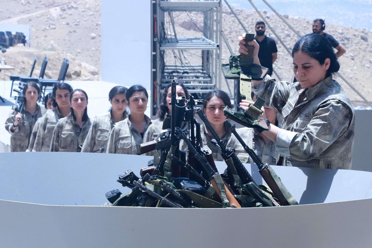 الأكراد يطالبون بتعزيز حقوقوهم في تركيا بعد ترك السلاح