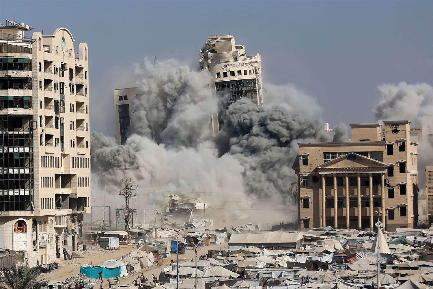 The IDF bombed a 12-floor block in the middle of Gaza City