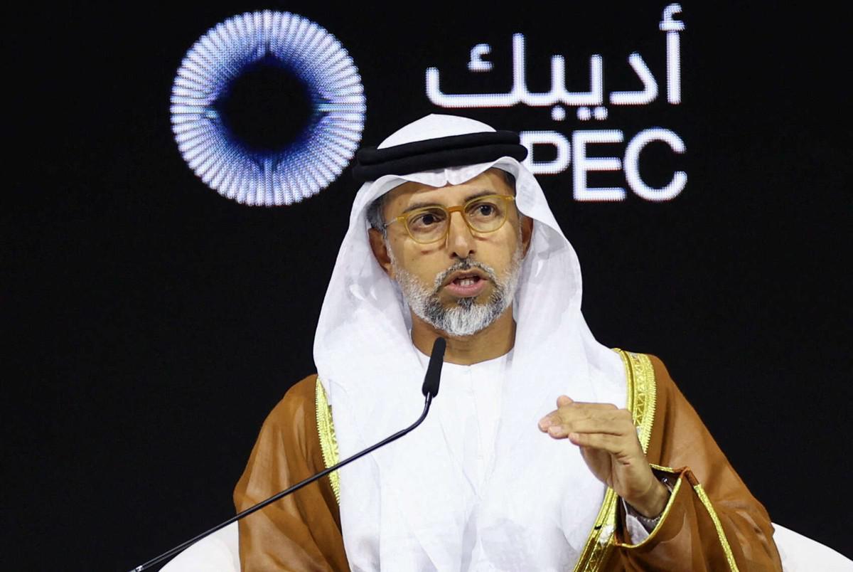 وزير الطاقة الاماراتي يدعم تعزيز الاستثمارات بمجال الغاز المسال