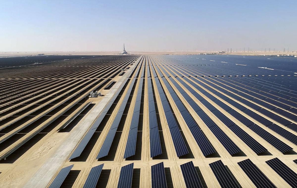  الإمارات تبرز كنموذج رائد في التحول إلى الطاقة النظيفة 