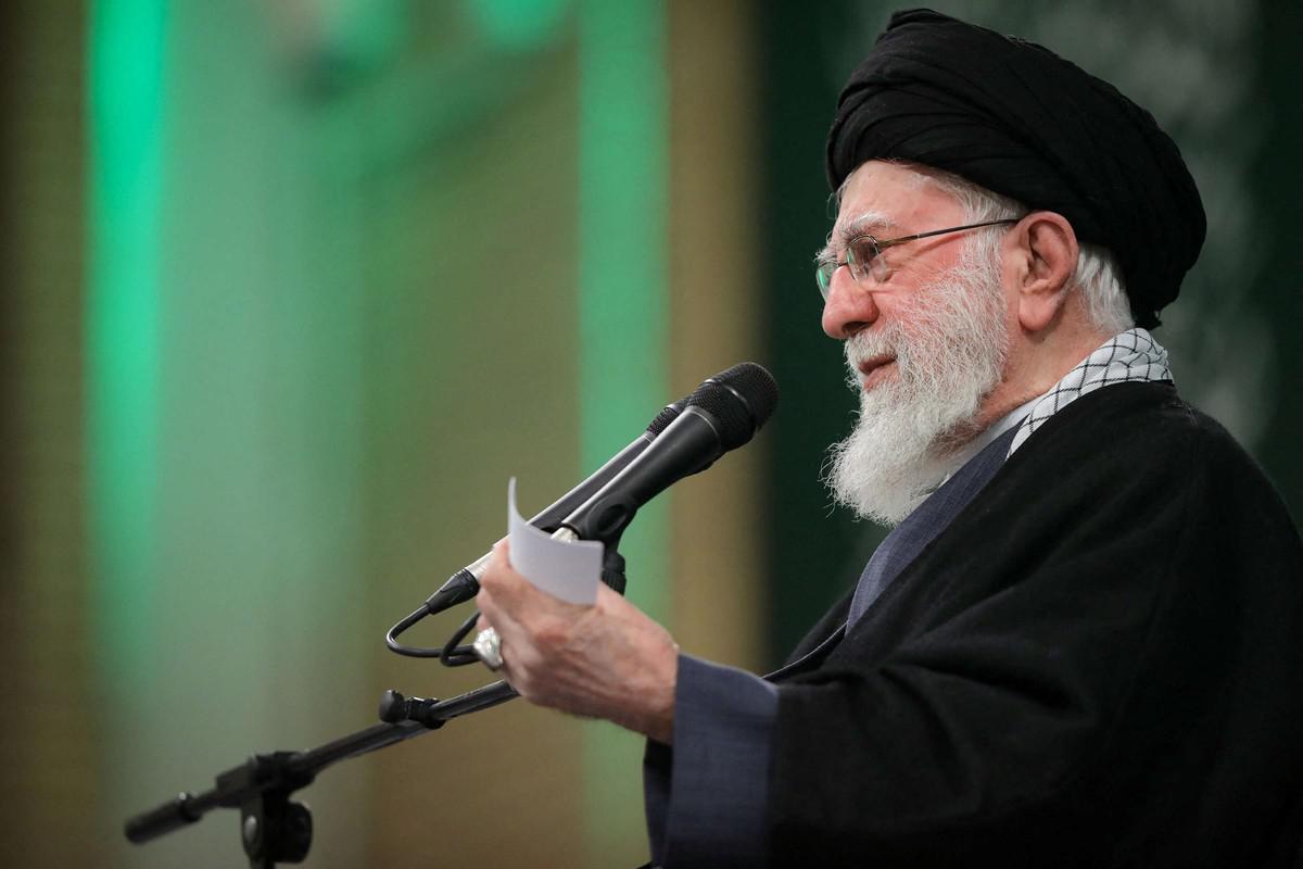 ايران تتوق لخلع عمامة القهر وكسر قيد الرهبر 