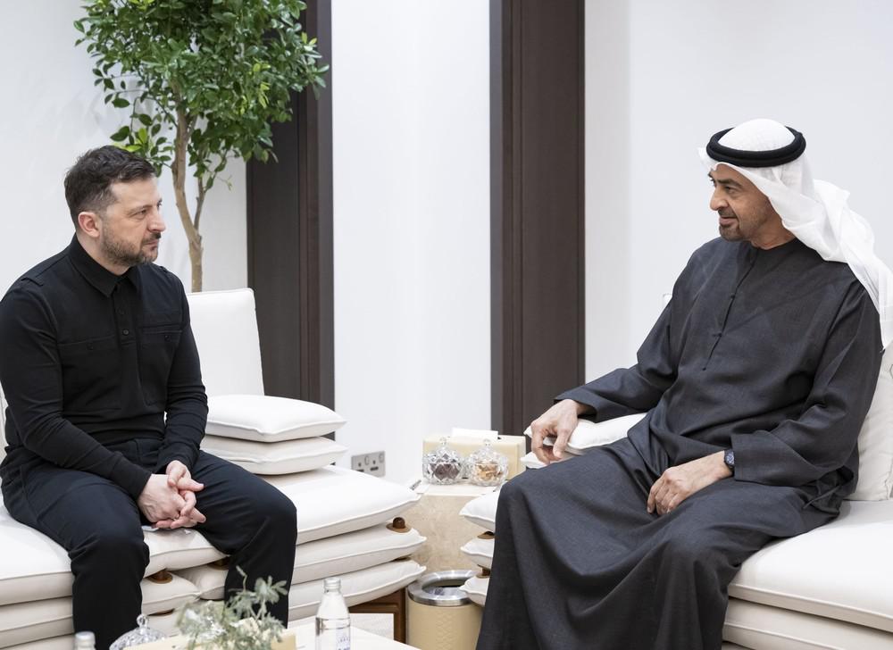 الرئيس الاماراتي يبحث مع نظيره الاوكراني التوترات في المنطقة