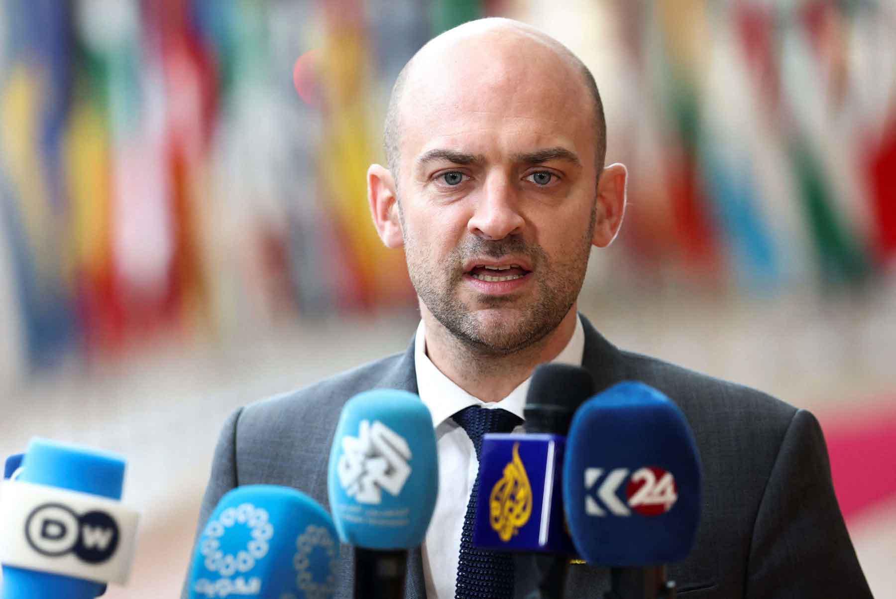 Diplomacy over escalation
