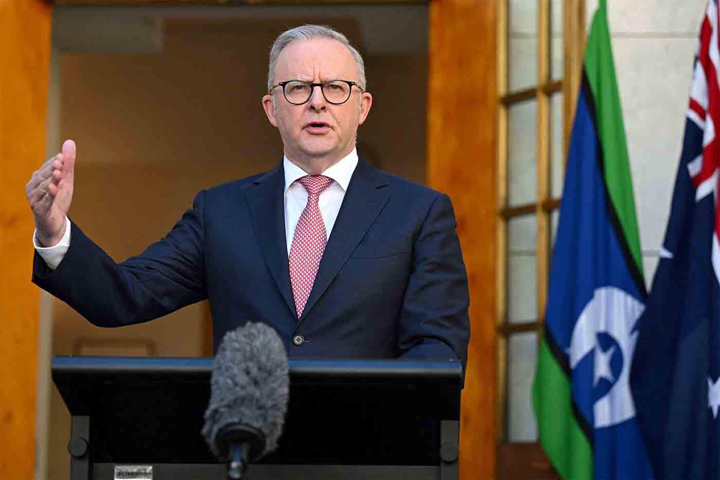 Australian PM has ruled out sending naval ships to assist in reopening the Strait of Hormuz