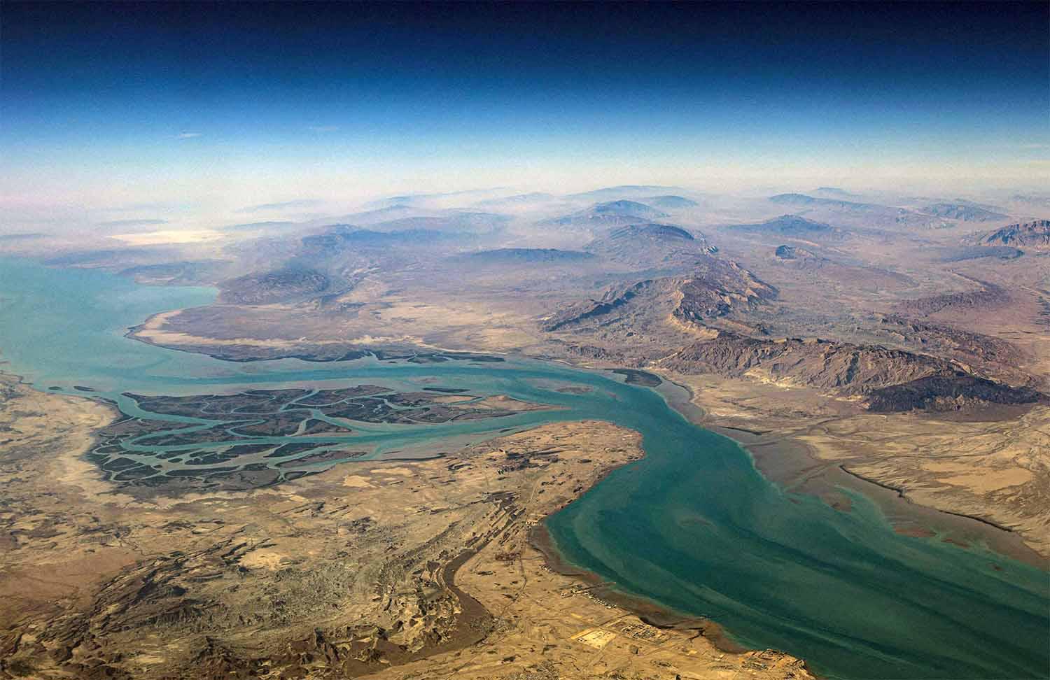 The battle for the control of Strait of Hormuz heats up
