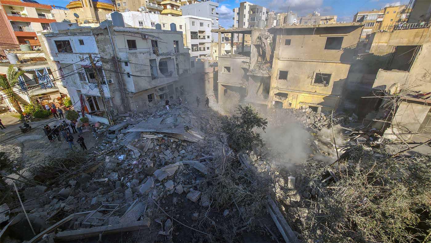Israel continues to strike south Lebanon