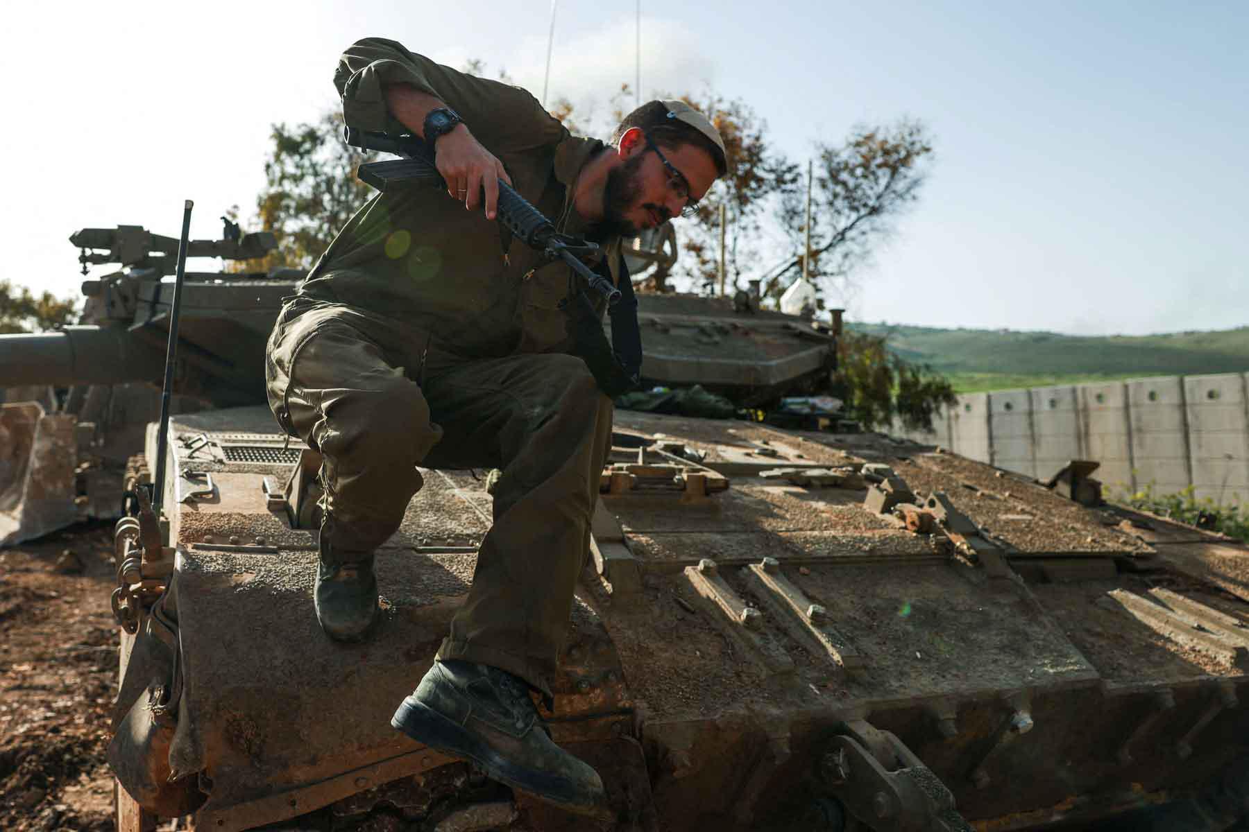 Israel signals no withdrawal