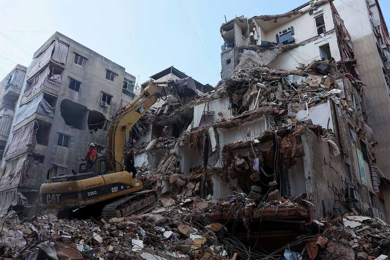 Israel pounded Beirut